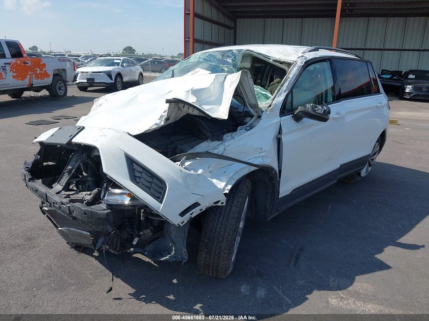 2018 Volkswagen Tiguan 2.0T S, Удар спереди, IAAI, VIN 3VV0B7AX7JM107769 — фото 2