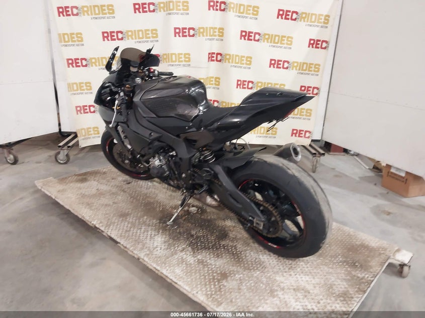 2015 YAMAHA YZFR1 auction photo 3
