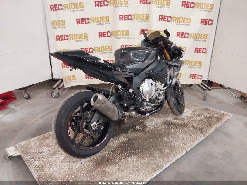 2015 YAMAHA YZFR1 auction photo 4