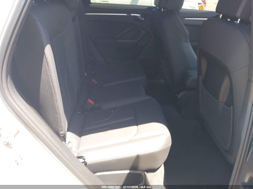 Фото 8 - AUDI Q3