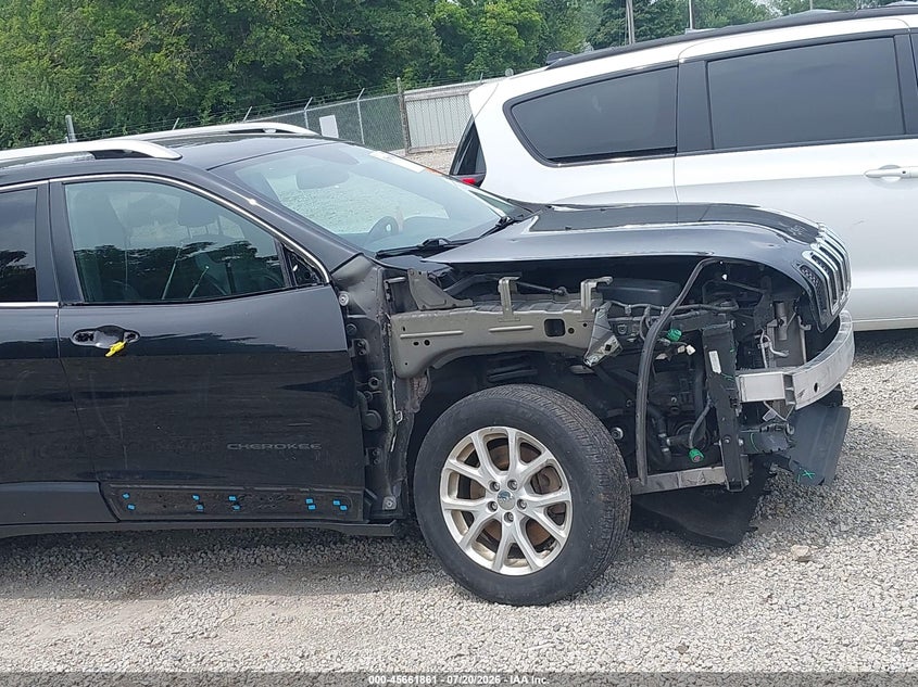 2018 Jeep Cherokee Latitude Plus Fwd VIN: 1C4PJLLX6JD553607 Lot: 45661861