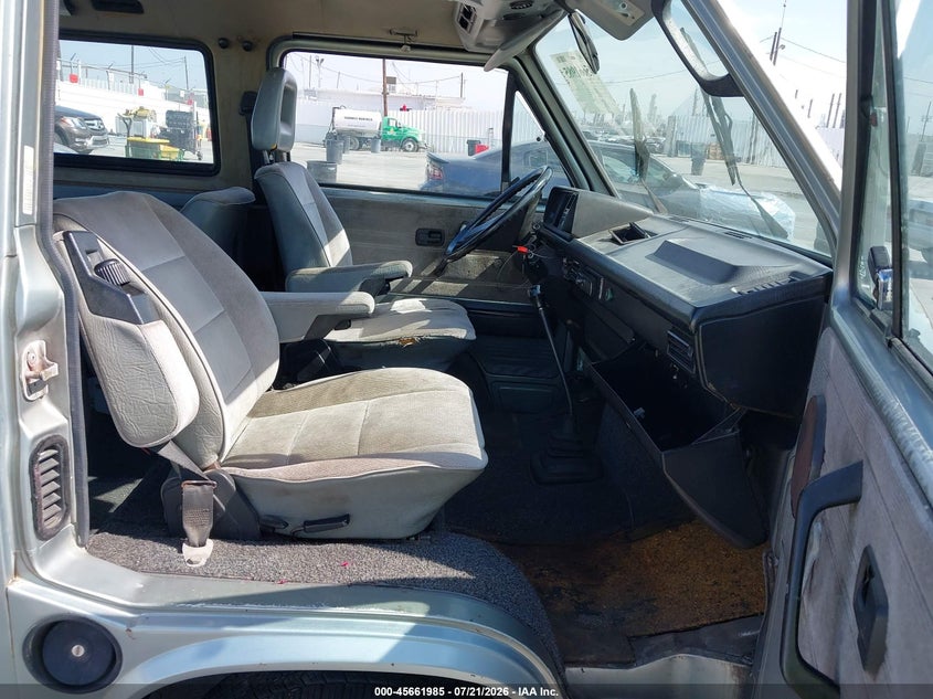 1987 VOLKSWAGEN VANAGON auction photo 5