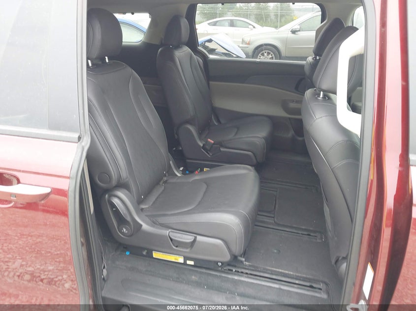 2026 KIA CARNIVAL MPV HYBRID auction photo 8