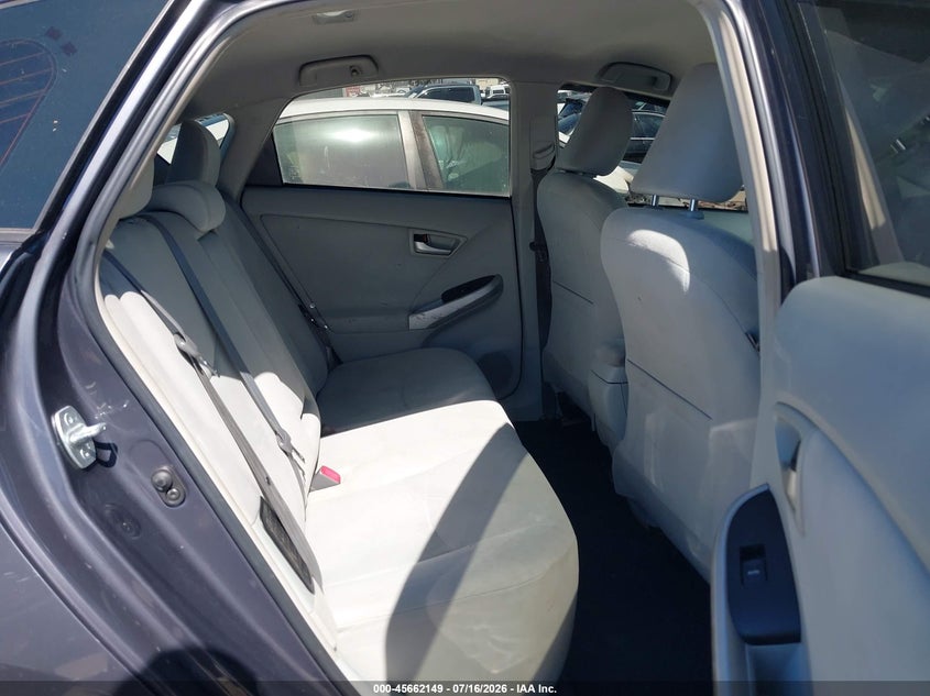 2014 TOYOTA PRIUS auction photo 8