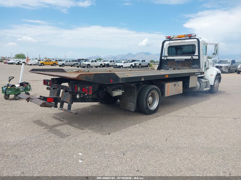 2007 PETERBILT 335 auction photo 4