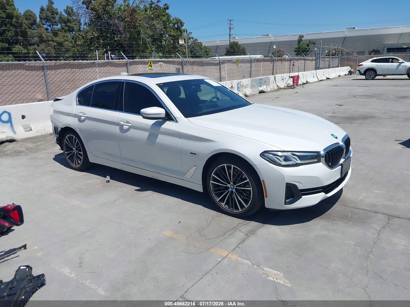 Vin: wba13ag03pcm40386, lot: 46160788, bmw 530e 2023 img_1