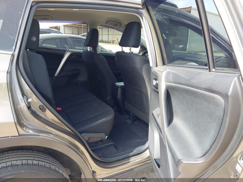 2015 TOYOTA RAV4 auction photo 8