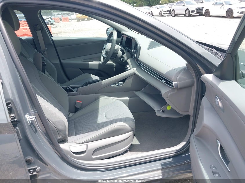 2026 HYUNDAI ELANTRA auction photo 5