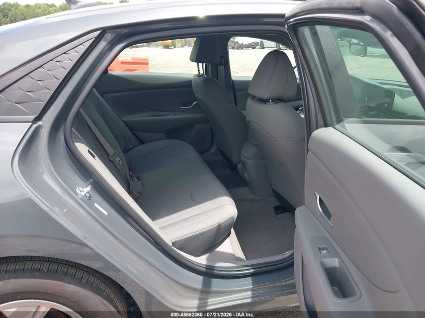 2026 HYUNDAI ELANTRA auction photo 8