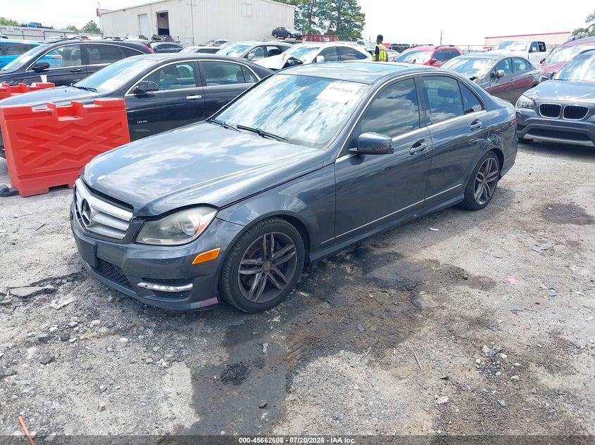 2013 MERCEDES-BENZ C 300 auction photo 2