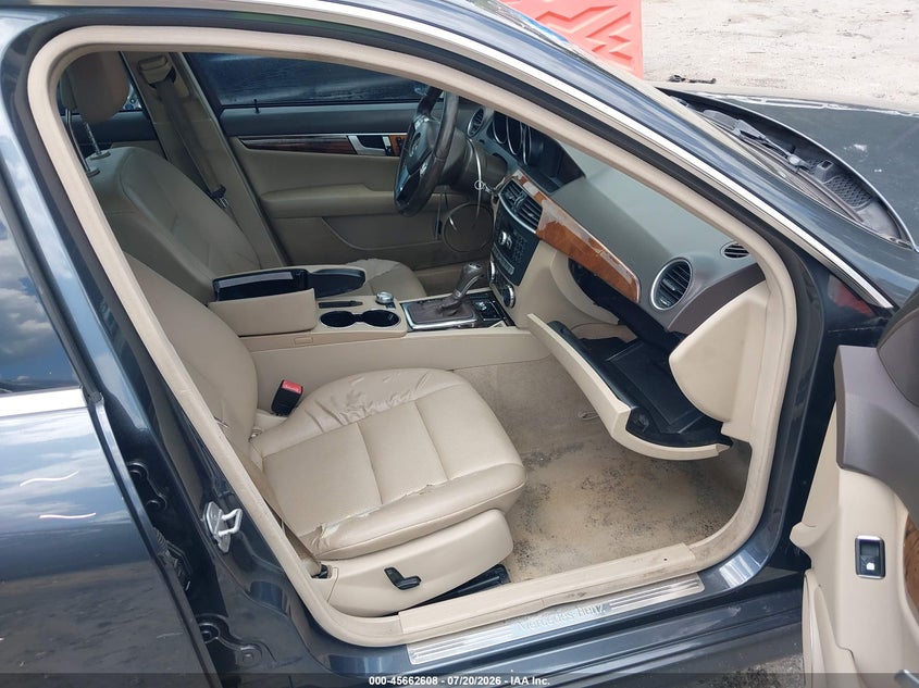2013 MERCEDES-BENZ C 300 auction photo 5
