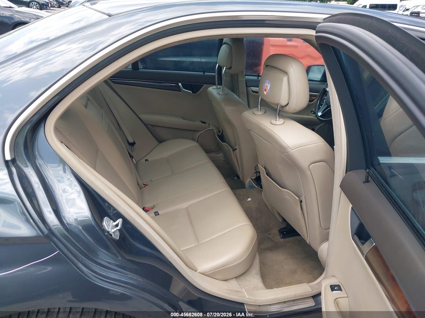 2013 MERCEDES-BENZ C 300 auction photo 8