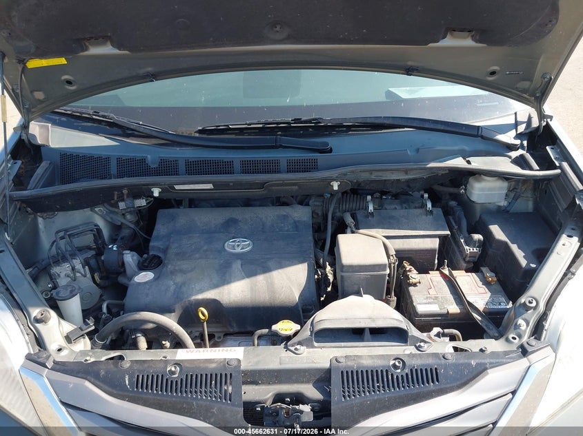 2011 Toyota Sienna Xle V6 VIN: 5TDYK3DC6BS153582 Lot: 45662631