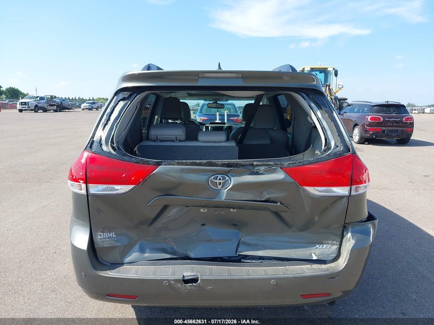 2011 Toyota Sienna Xle V6 VIN: 5TDYK3DC6BS153582 Lot: 45662631