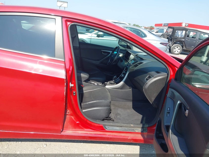 2015 HYUNDAI ELANTRA auction photo 5