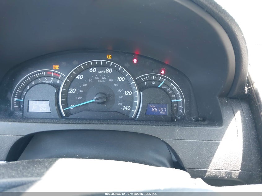 2012 TOYOTA CAMRY auction photo 7
