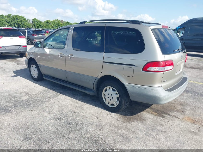 2001 TOYOTA SIENNA auction photo 3