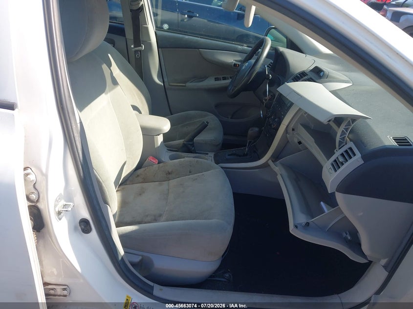 2013 TOYOTA COROLLA auction photo 5