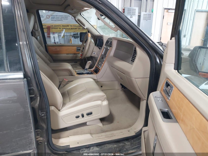 2009 LINCOLN NAVIGATOR L auction photo 5