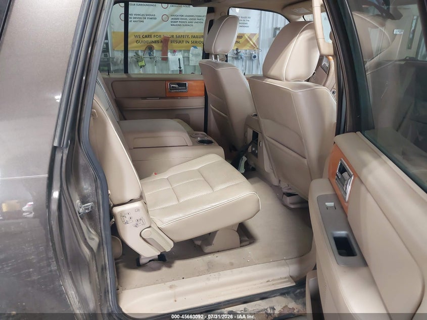 2009 LINCOLN NAVIGATOR L auction photo 8