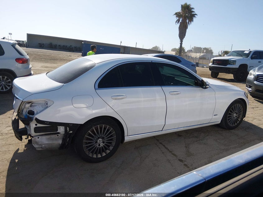 2016 Mercedes-Benz C 300 VIN: 55SWF4JB8GU172268 Lot: 45663180