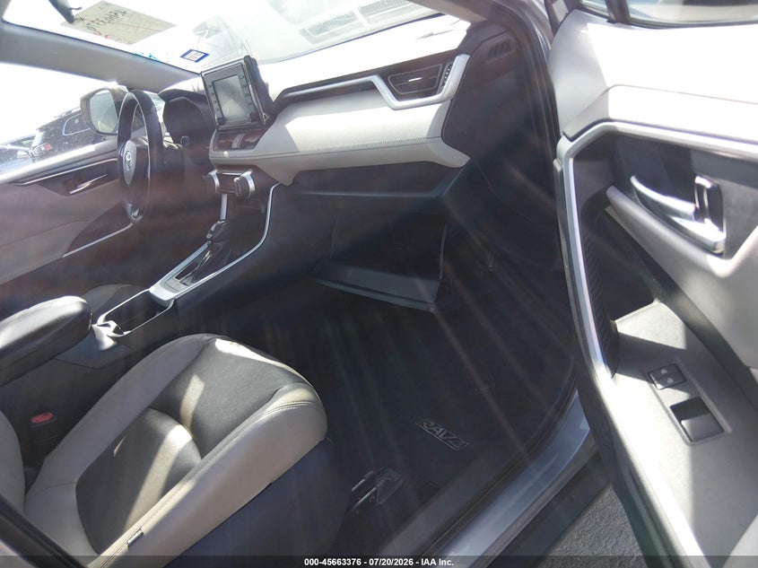 2020 TOYOTA RAV4 auction photo 5