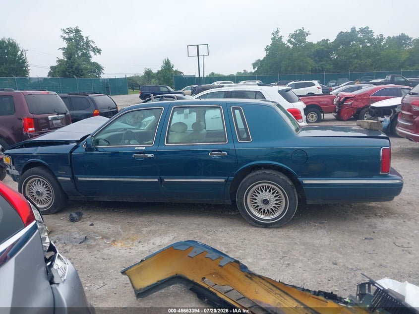 1997 Lincoln Town Car Signature VIN: 1LNLM82W2VY671949 Lot: 45663394