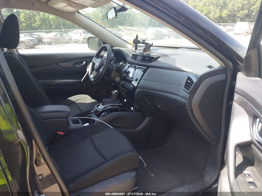 2017 NISSAN ROGUE auction photo 5