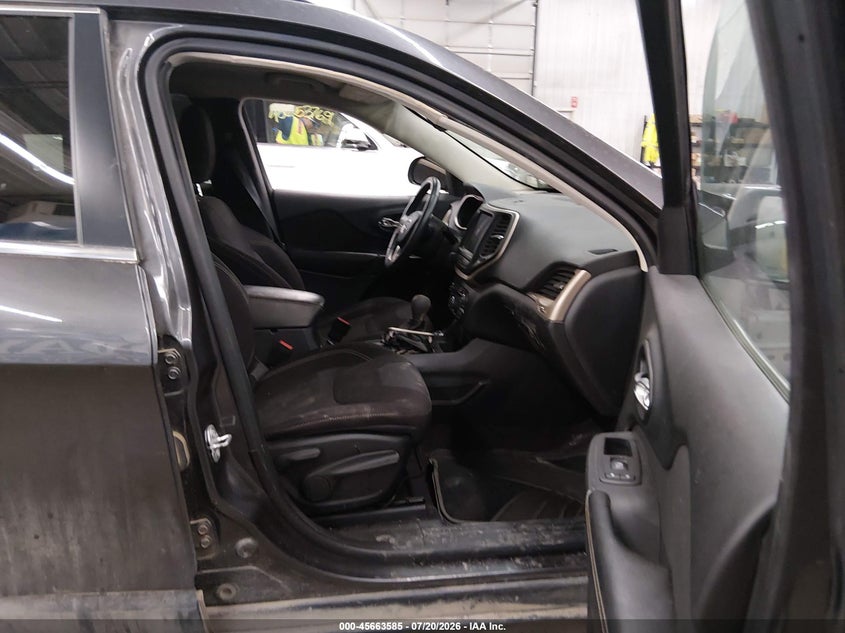 2016 JEEP CHEROKEE auction photo 5