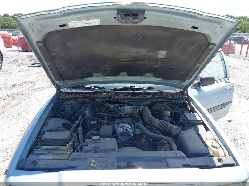 2003 Ford Crown Victoria Standard VIN: 2FAFP73WX3X182607 Lot: 45663799