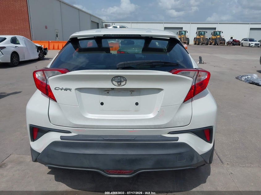 TOYOTA C-HR - zdjęcie 16
