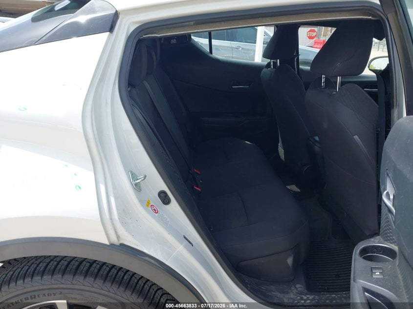 TOYOTA C-HR - zdjęcie 8