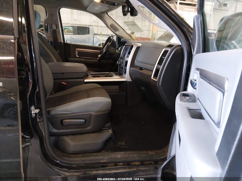 2020 RAM 1500 CLASSIC auction photo 5