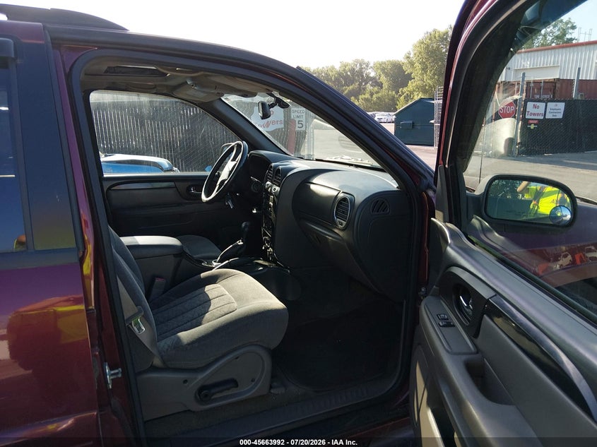 2004 GMC ENVOY auction photo 5