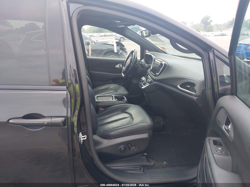 2021 Chrysler Pacifica Touring L VIN: 2C4RC1BG9MR565714 Lot: 45664024