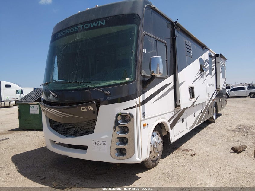 2020 FORD F53 auction photo 2