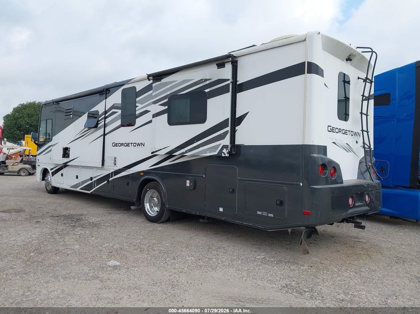 2020 FORD F53 auction photo 3
