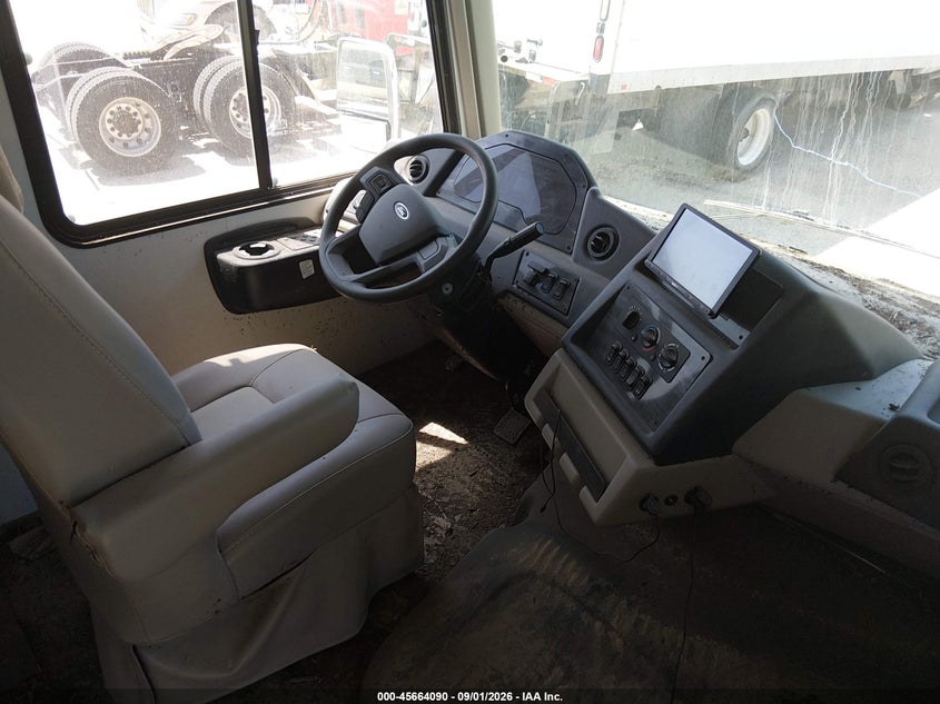 2020 FORD F53 auction photo 5