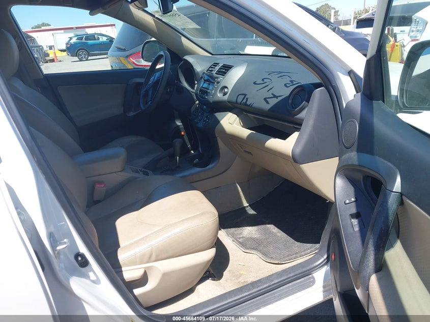 2011 TOYOTA RAV4 auction photo 5