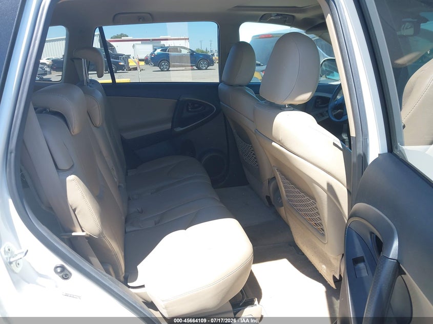 2011 TOYOTA RAV4 auction photo 8