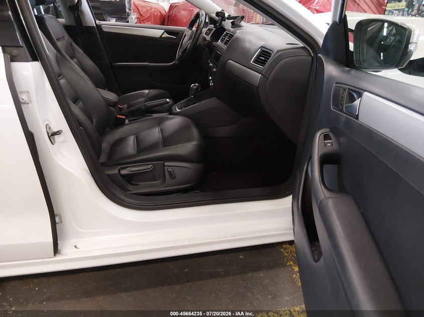 2014 VOLKSWAGEN JETTA auction photo 5