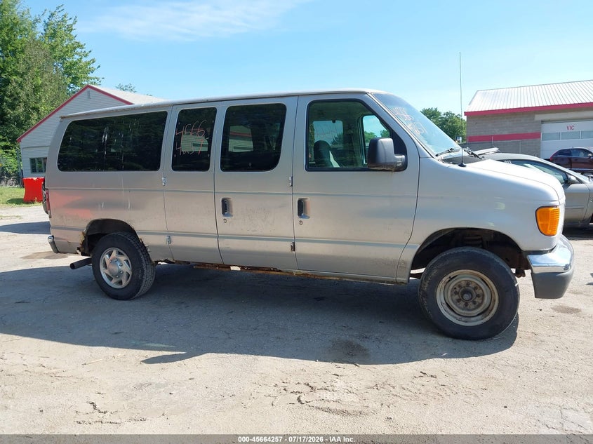 2007 Ford E-350 Super Duty Xl/Xlt VIN: 1FBNE31L37DA84923 Lot: 45664257