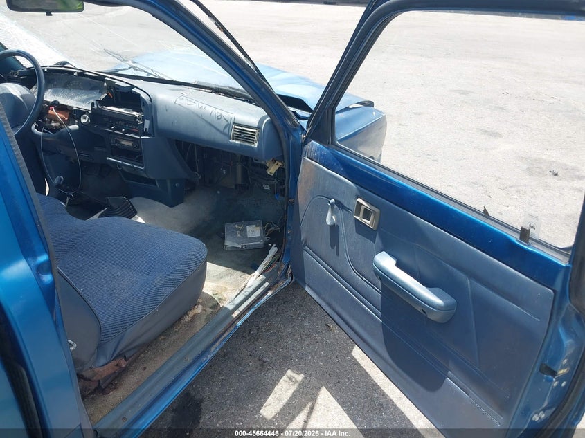 1993 Toyota Pickup 1/2 Ton Short Whlbase Stb VIN: 4TARN81A7PZ141857 Lot: 45664446
