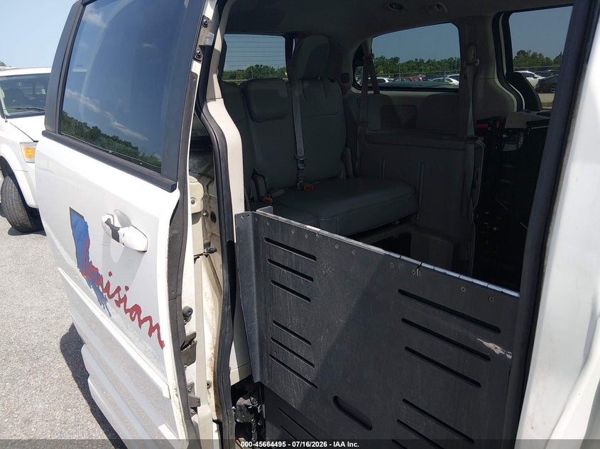 2012 DODGE GRAND CARAVAN auction photo 8
