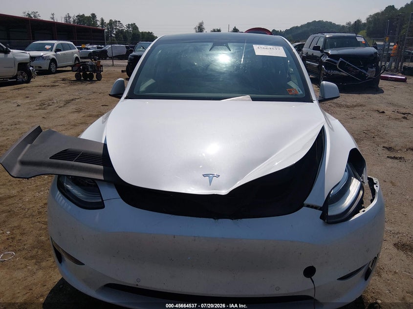 2022 Tesla Model Y Long Range Dual Motor All-Wheel Drive VIN: 7SAYGAEE2NF328914 Lot: 45664537