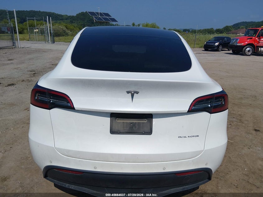 2022 Tesla Model Y Long Range Dual Motor All-Wheel Drive VIN: 7SAYGAEE2NF328914 Lot: 45664537