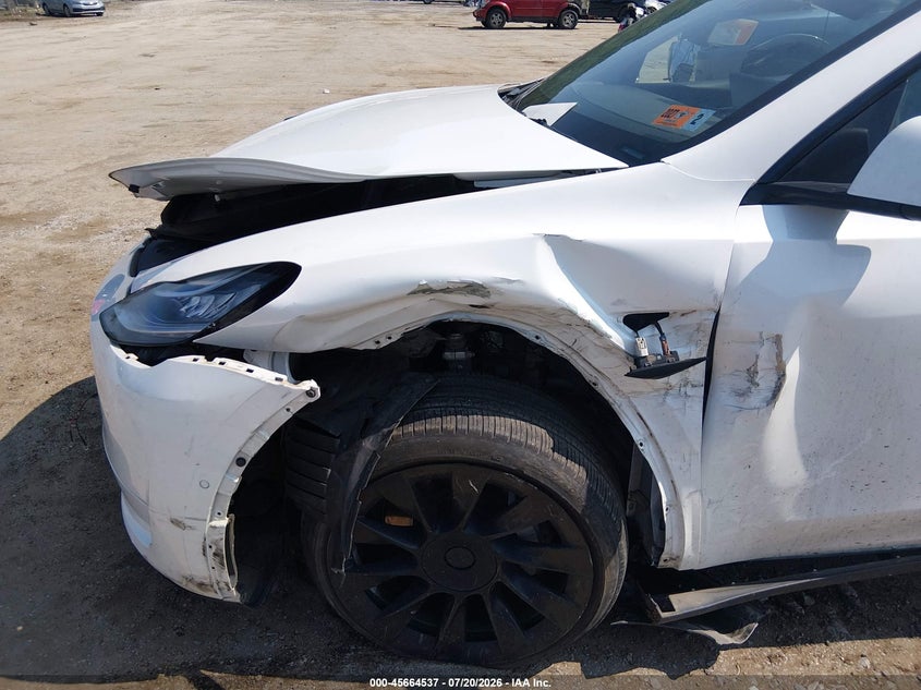 2022 Tesla Model Y Long Range Dual Motor All-Wheel Drive VIN: 7SAYGAEE2NF328914 Lot: 45664537