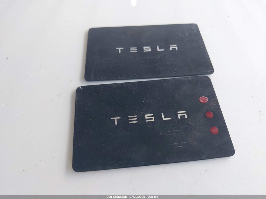 TESLA MODEL 3 - zdjęcie 10