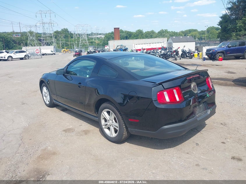 Vin: 1zvbp8an8a5175899, lot: 46163182, ford mustang v6/v6 premium 20103
