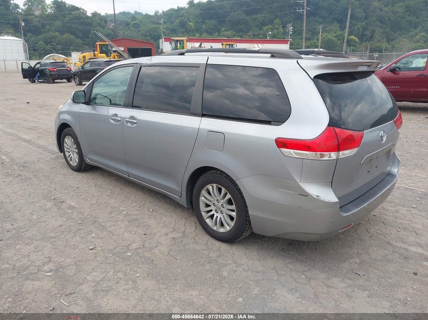 2011 Toyota Sienna Xle V6 VIN: 5TDYK3DC4BS167335 Lot: 45664642